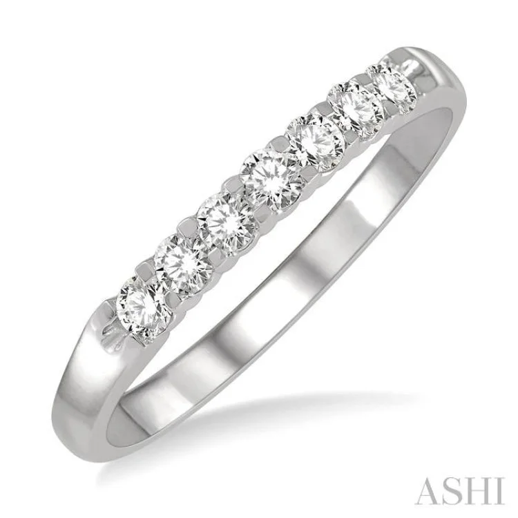 1/4 ctw 7 Stone Round Cut Diamond Wedding Band in 14K White Gold