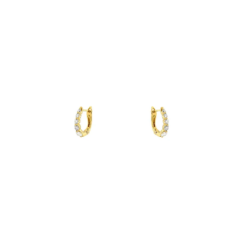 14 Karat Yellow Gold Hoop earrings with Graduating diamonds