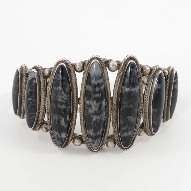 1940s Agate Row Bracelet