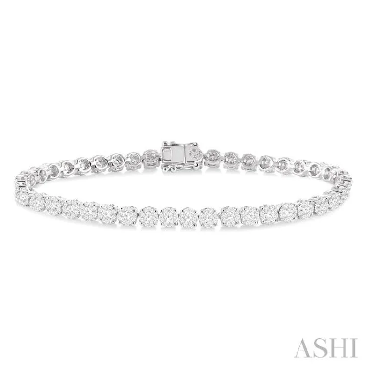 3 Ctw Round Cut Lovebright Diamond Bracelet in 14K White Gold